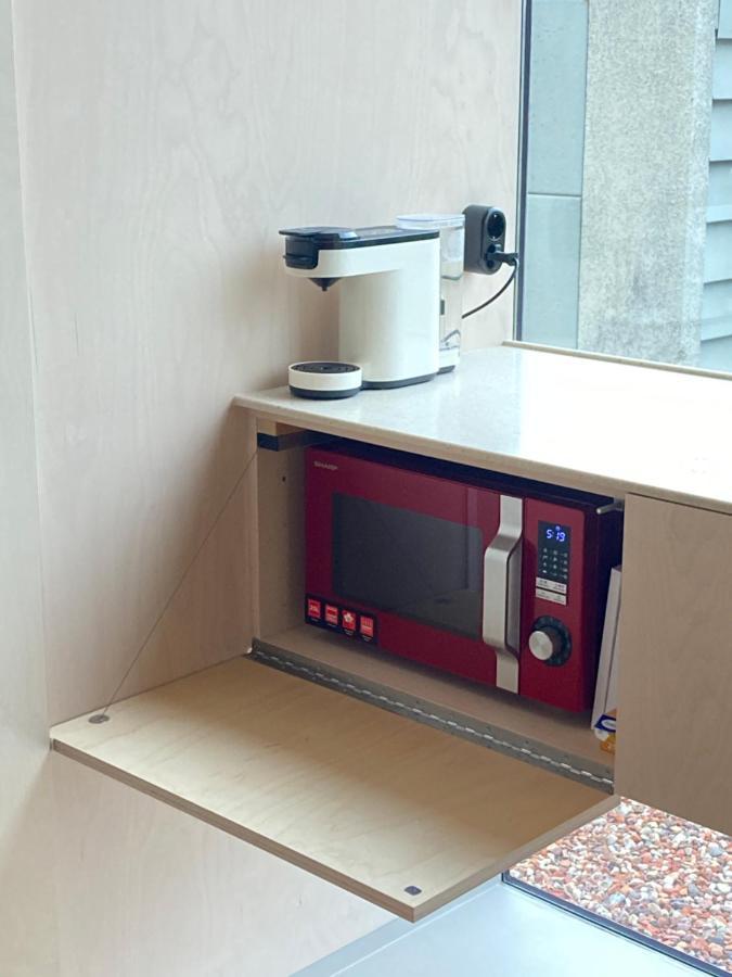 Tiny House Van Hoogspanning Naar Ontspanning Wirdum Dış mekan fotoğraf