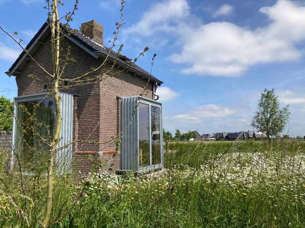 Tiny House Van Hoogspanning Naar Ontspanning Wirdum Dış mekan fotoğraf